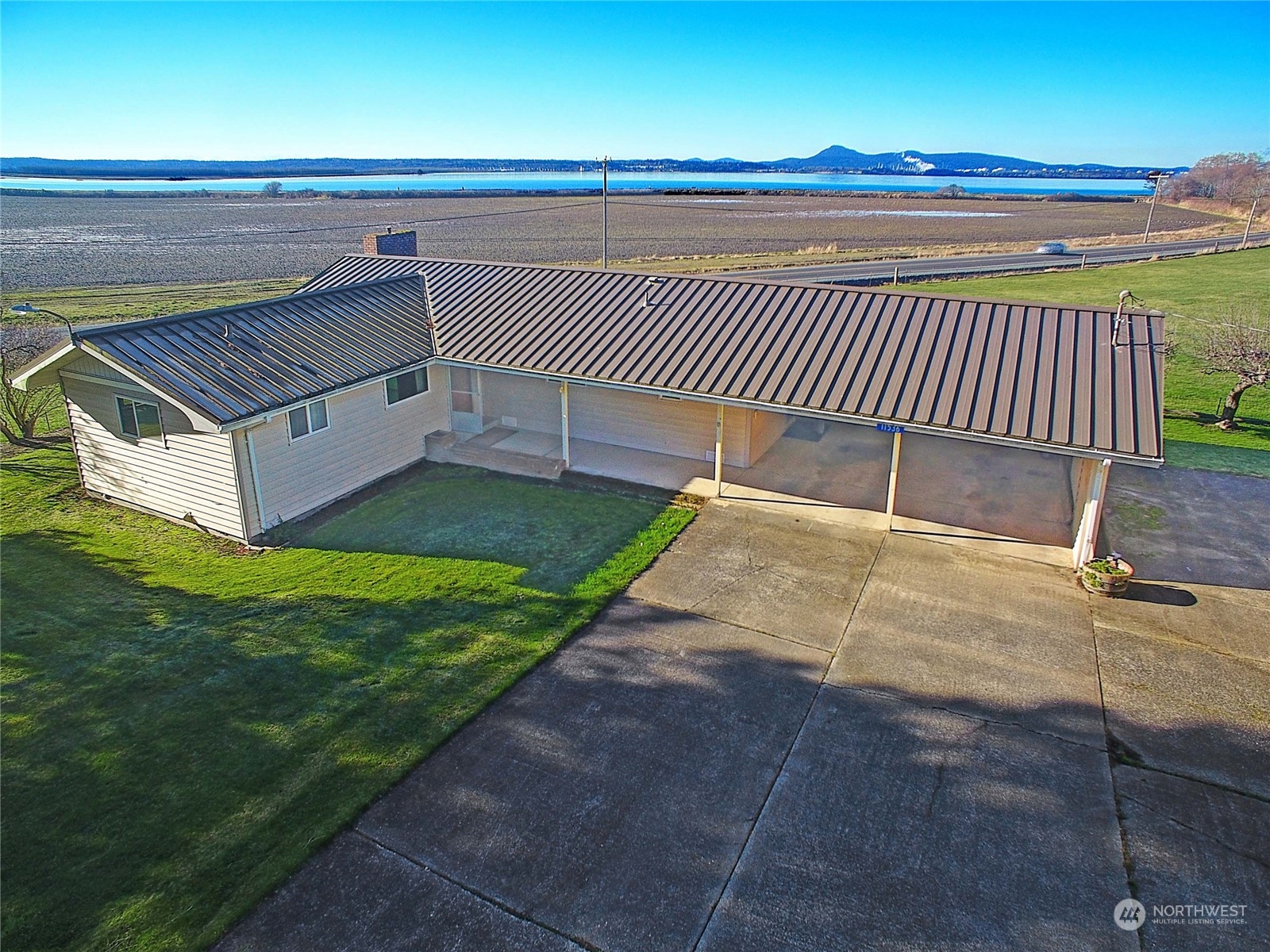 11536 Walker Road Mount Vernon, WA 98273 - Photo 4 of 35