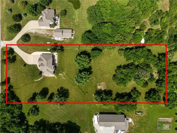 $745,000 | 17888 Evans Road, Tonganoxie, KS 66086