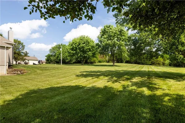 $745,000 | 17888 Evans Road, Tonganoxie, KS 66086