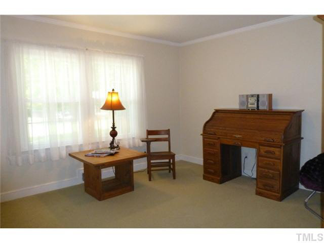 1555 Hanford Road Graham, NC 27253 - Photo 16 of 25 a workspace with furniture and window