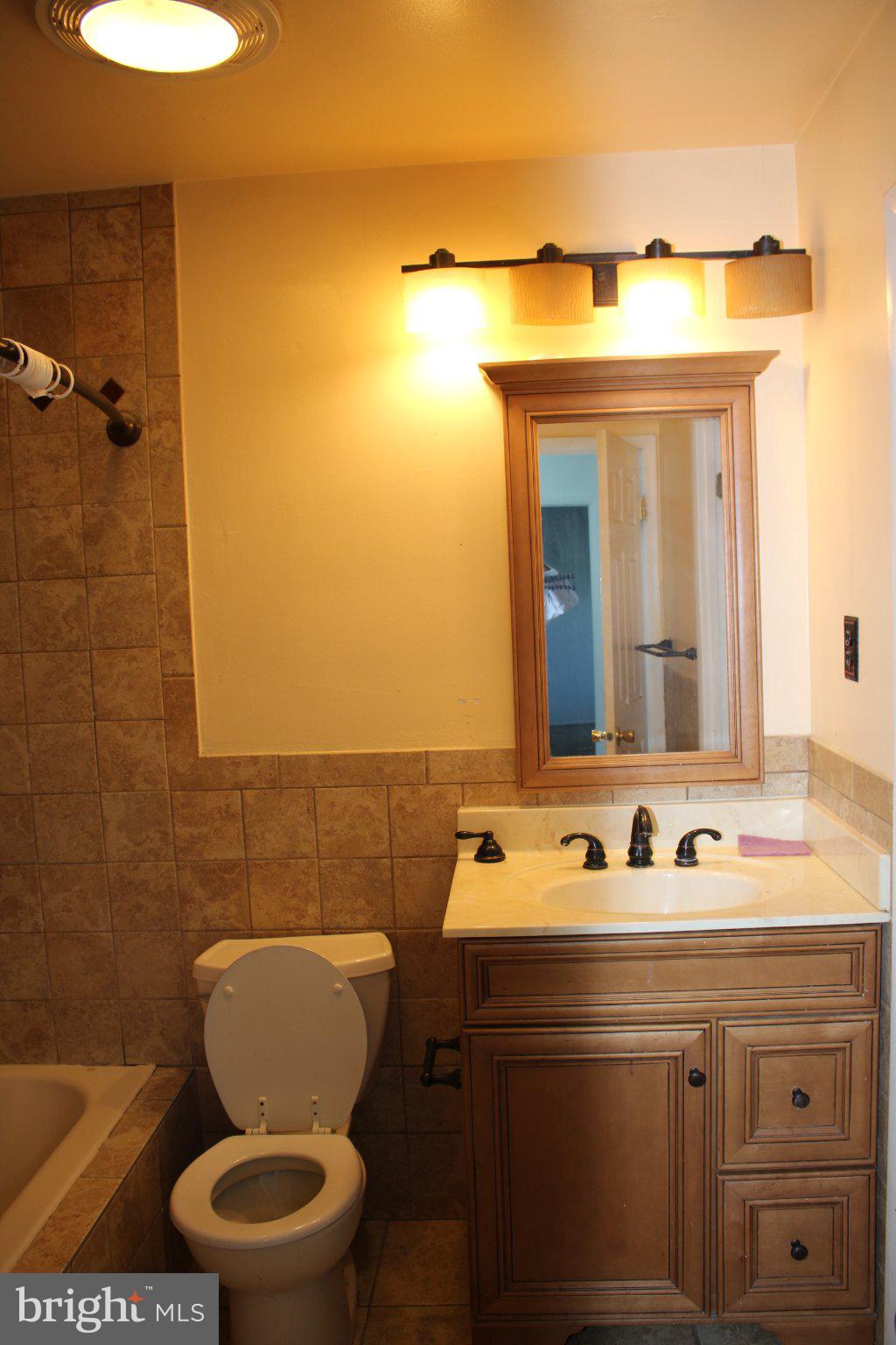 146 Oakmont Road Clementon, NJ 08021 - Photo 45 of 61 Elegant bathroom with warm tones.