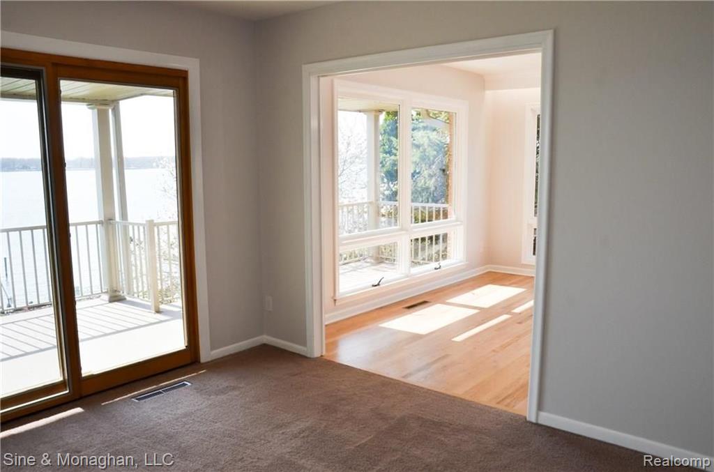 620 North Riverside Avenue St. Clair, MI 48079 - Photo 7 of 53