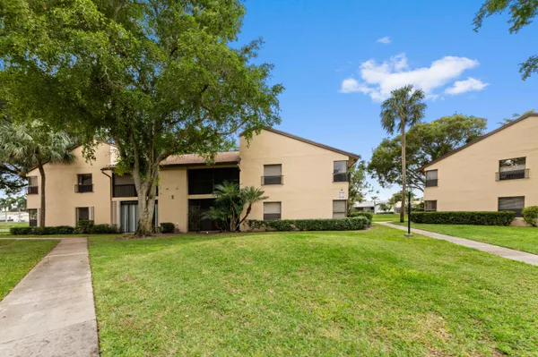 $2,300 | 3757 Cocoplum Circle, Unit 3567, Coconut Creek, FL 33063