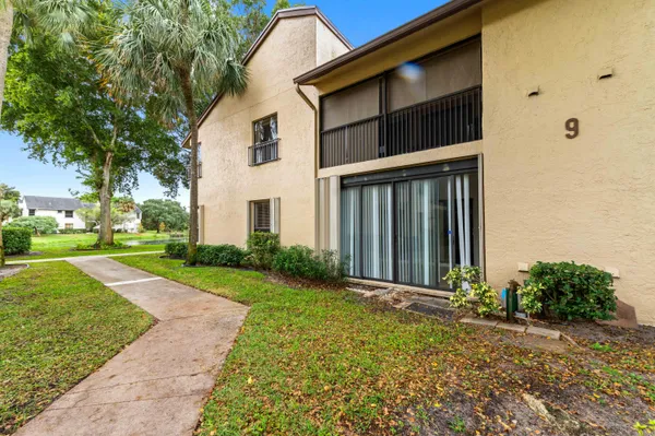 $2,300 | 3757 Cocoplum Circle, Unit 3567, Coconut Creek, FL 33063