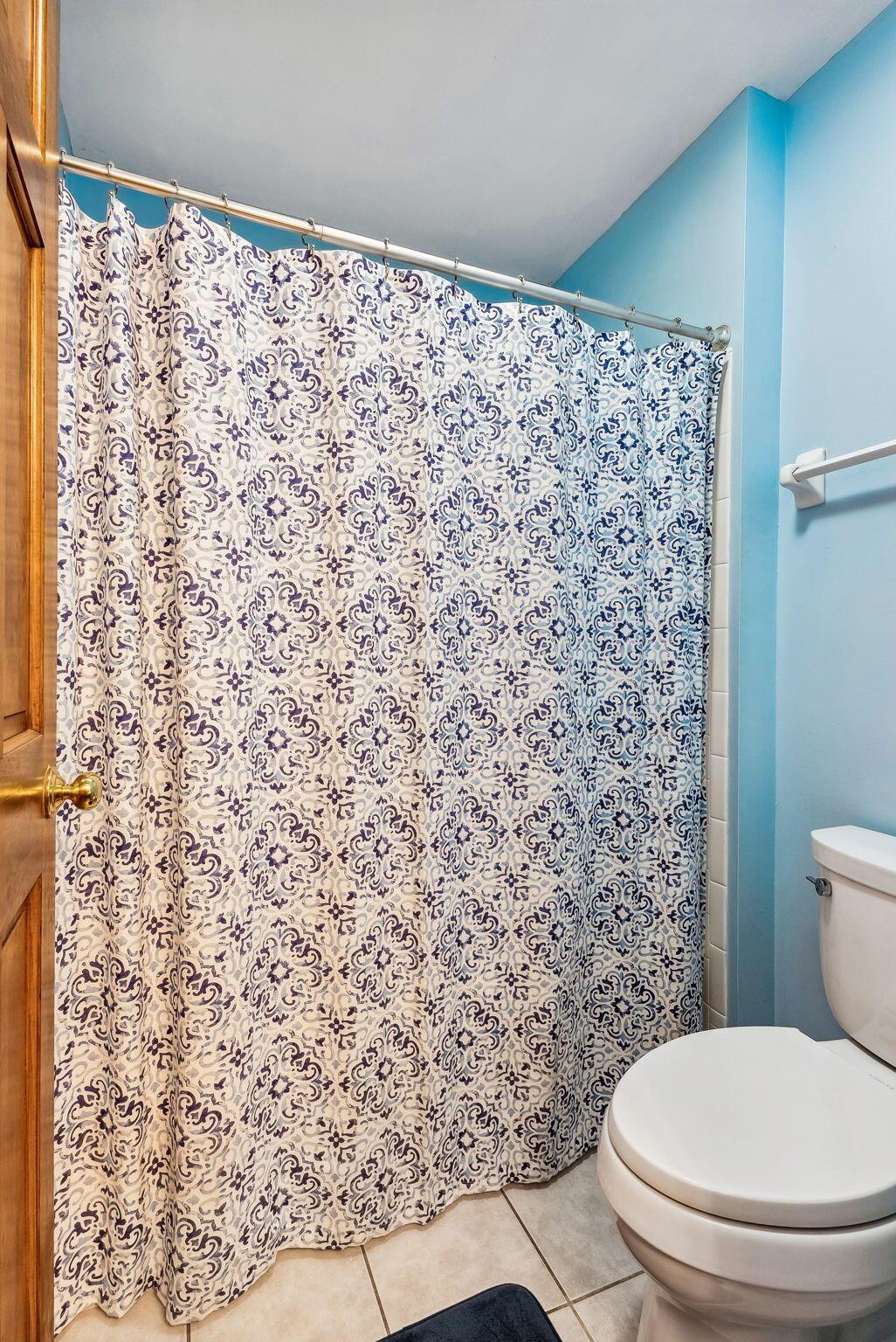 2164 Sandston Road Columbus, OH 43220 - Photo 27 of 55 MAIN FLOOR BATH NEAR BR 2 AND 3
