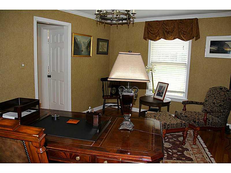 204 Sunridge Road Pittsburgh, PA 15238 - Photo 11 of 21 Studio/Study/Office.