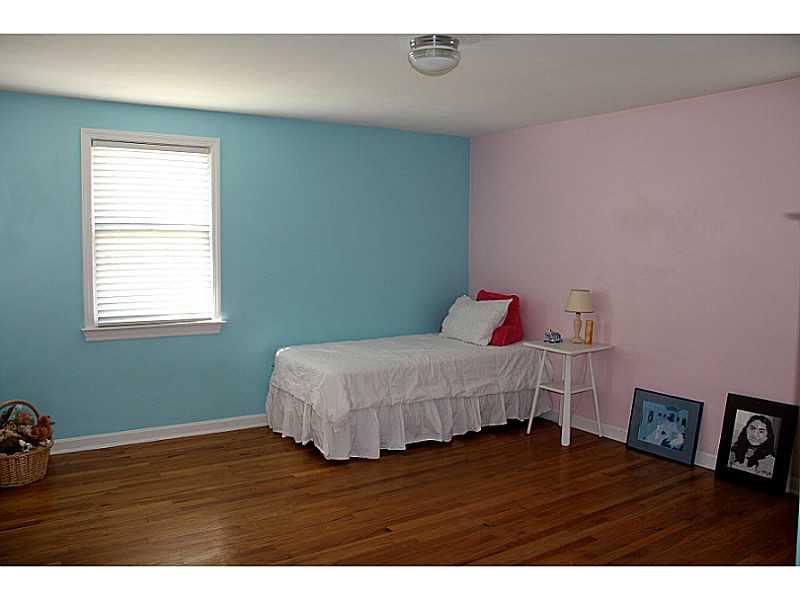 204 Sunridge Road Pittsburgh, PA 15238 - Photo 14 of 21 Bedroom.