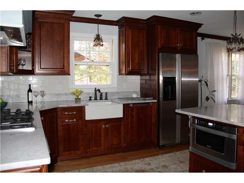 204 Sunridge Road Pittsburgh, PA 15238 - Photo 8 of 21 Kitchen.