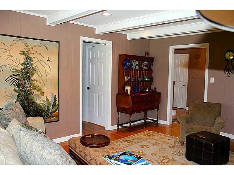 204 Sunridge Road Pittsburgh, PA 15238 - Photo 10 of 21 Family Room.