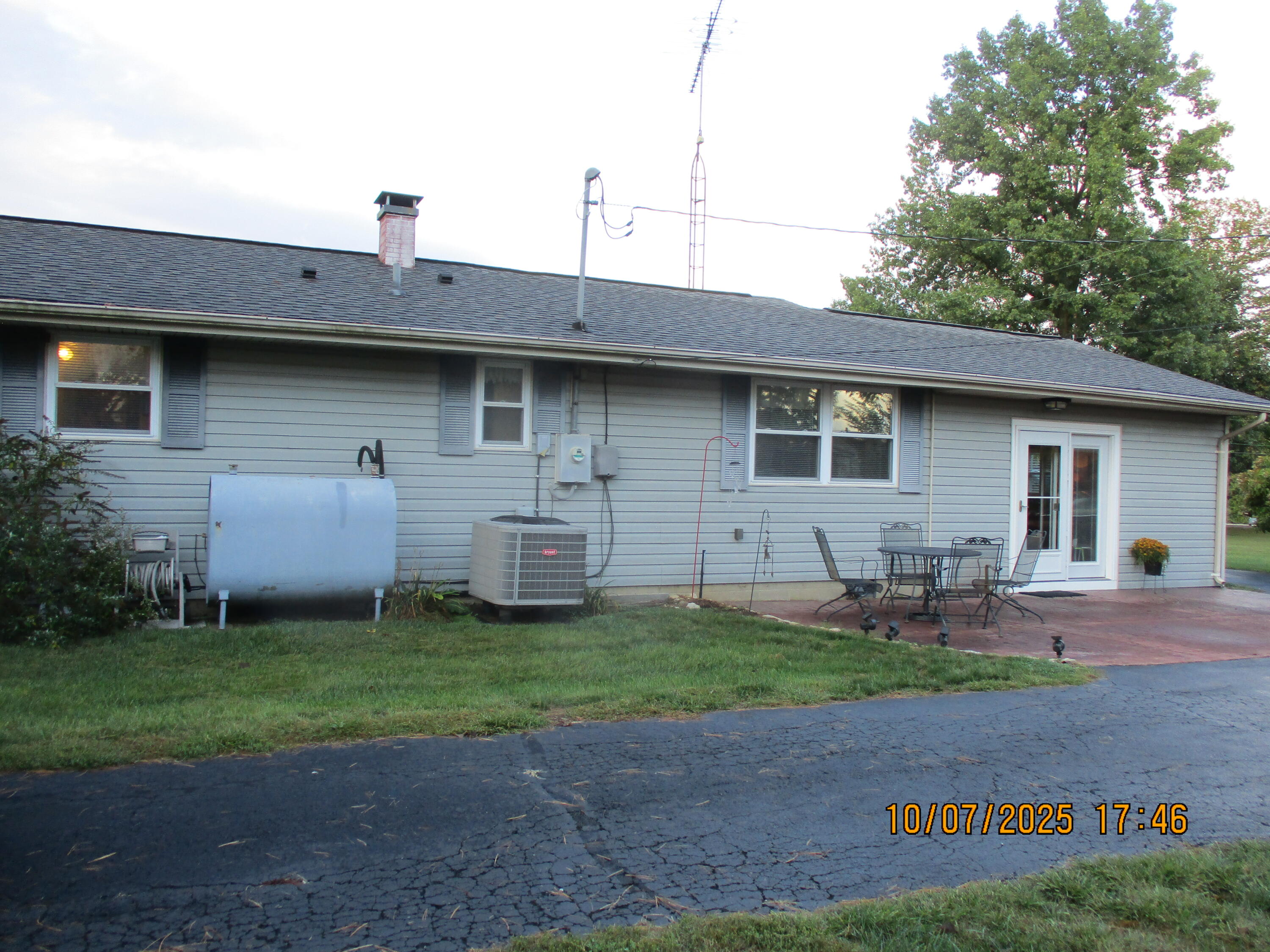 7540 Agenbroad Road New Carlisle, OH 45344 - Photo 4 of 44