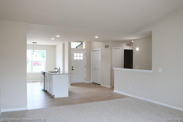 15090 Reeck Road Southgate, MI 48195 - Photo 5 of 12 Gallery Image 5