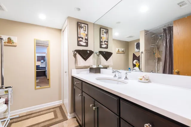 $360,000 | 1S095 Spring Road, Unit 1D, Oakbrook Terrace, IL 60181