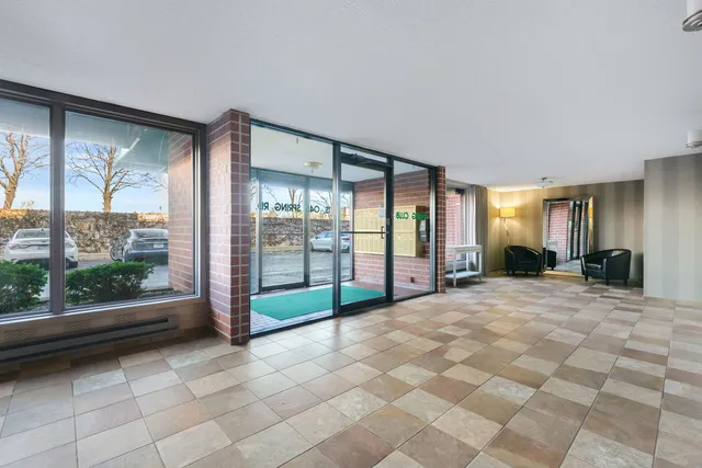 $360,000 | 1S095 Spring Road, Unit 1D, Oakbrook Terrace, IL 60181