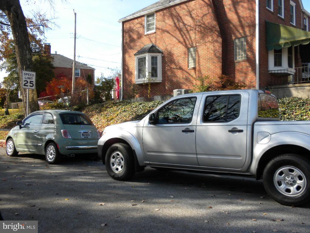 3137 Elmora Avenue Baltimore, MD 21213 - Photo 2 of 10 Community