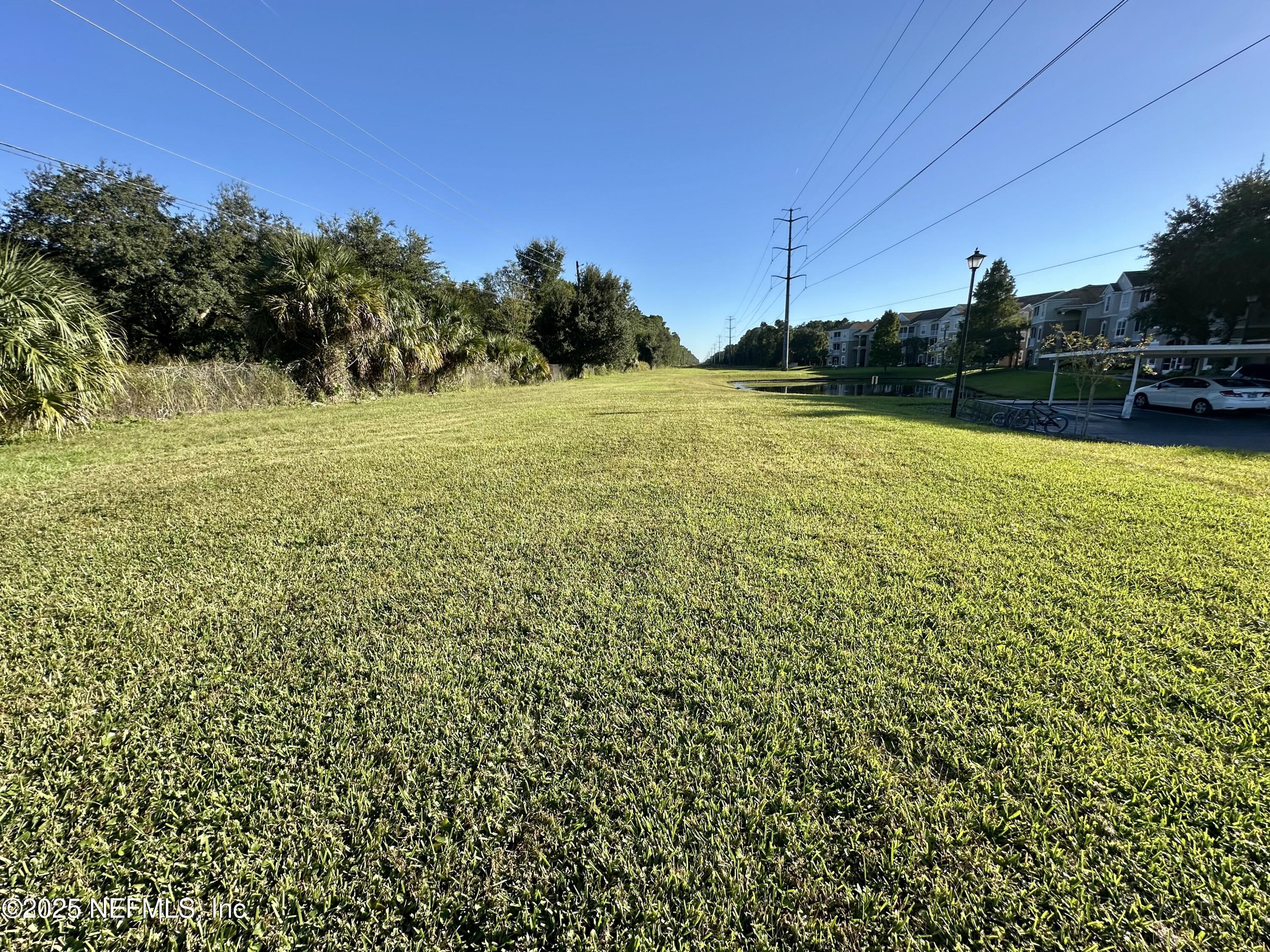 10550 Baymeadows Road, Unit 818 Jacksonville, FL 32256 - Photo 29 of 62 PICNIC AND FOOTBALL FIELD