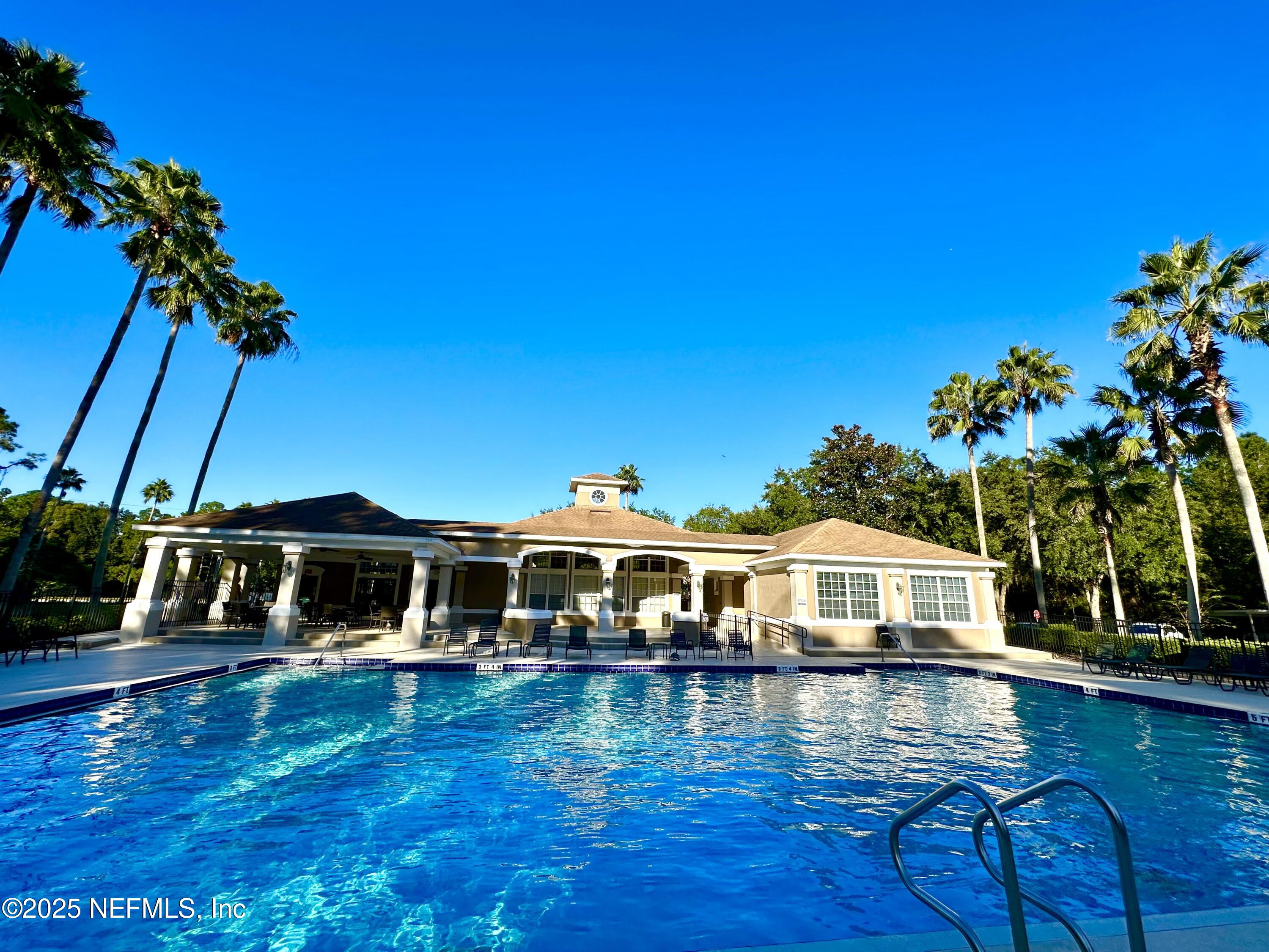 10550 Baymeadows Road, Unit 818 Jacksonville, FL 32256 - Photo 32 of 62 COMMUNITY POOL