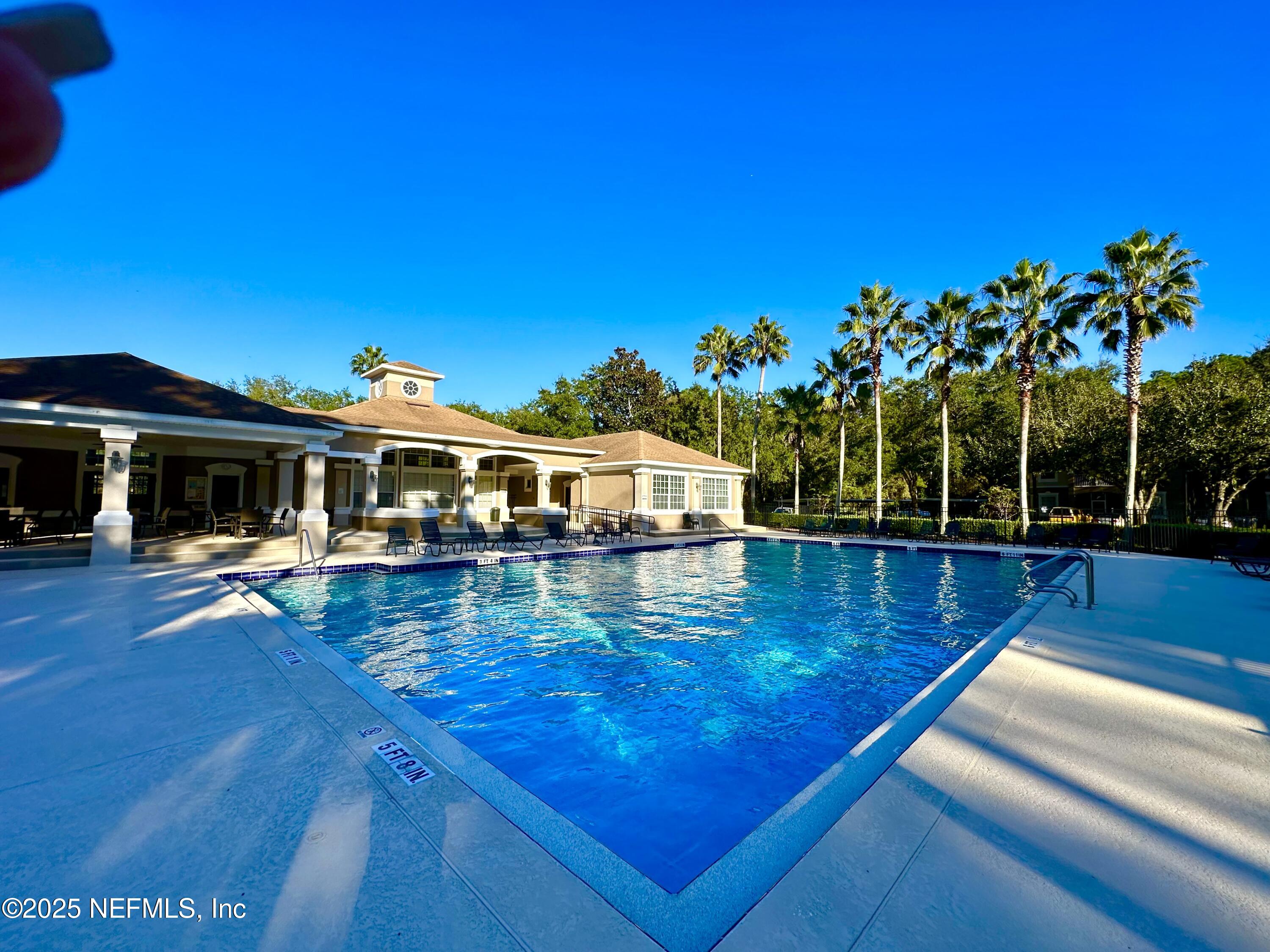 10550 Baymeadows Road, Unit 818 Jacksonville, FL 32256 - Photo 33 of 62 COMMUNITY POOL