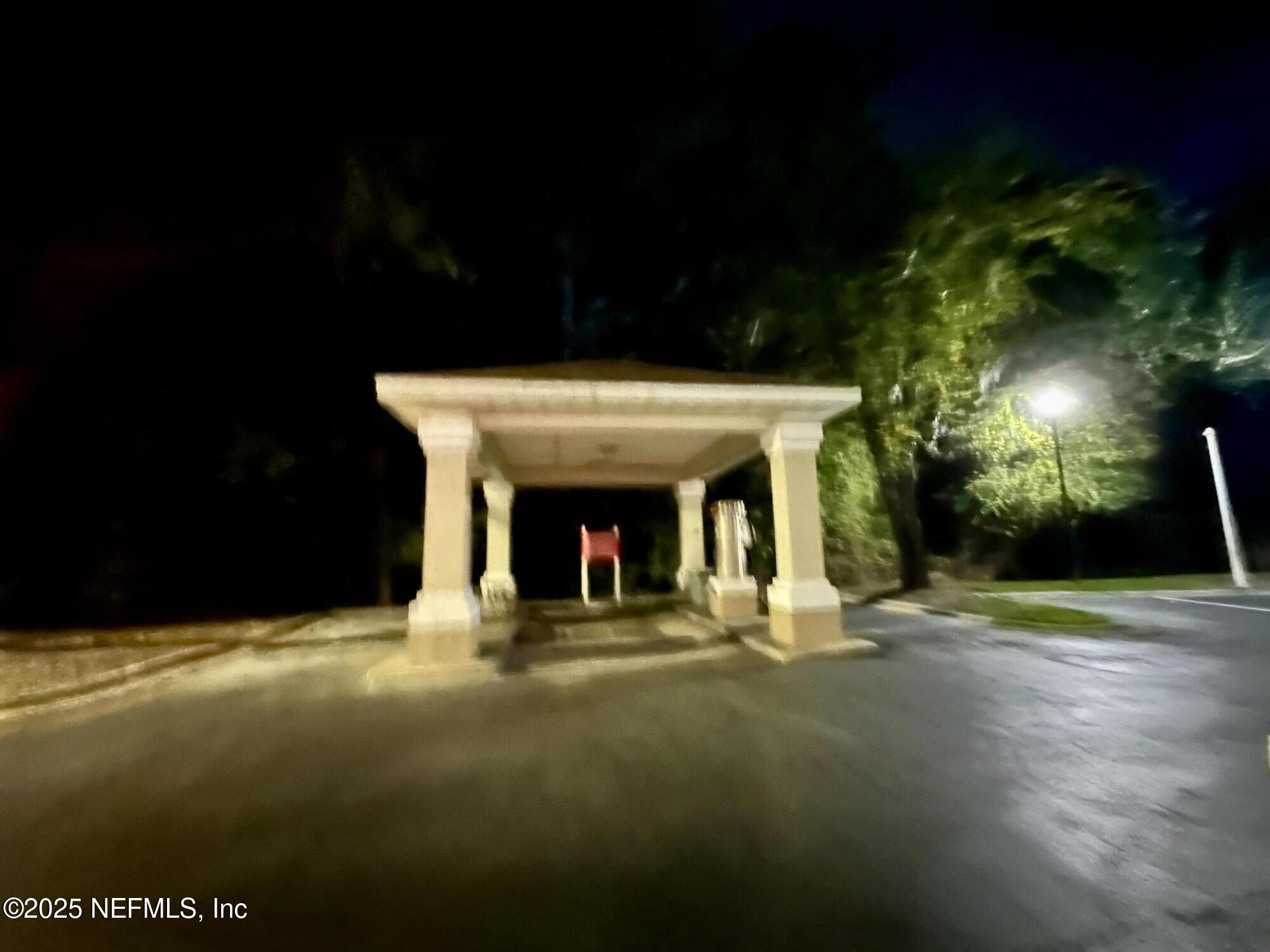 10550 Baymeadows Road, Unit 818 Jacksonville, FL 32256 - Photo 47 of 62 CAR WASH AT NIGHT