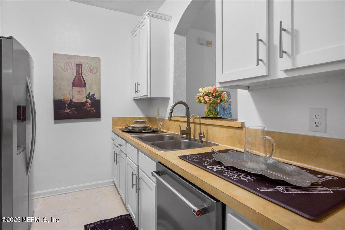 10550 Baymeadows Road, Unit 818 Jacksonville, FL 32256 - Photo 8 of 62 KITCHEN