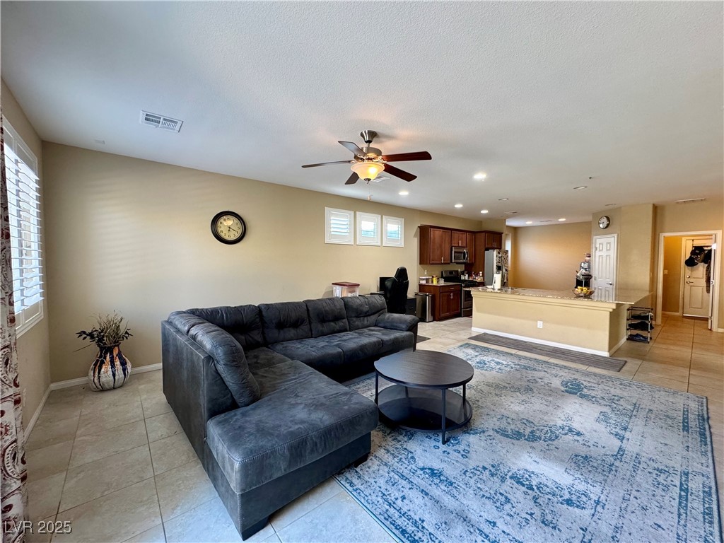2128 Delmar Farms Court Laughlin, NV 89029 - Photo 6 of 36 Living Room
