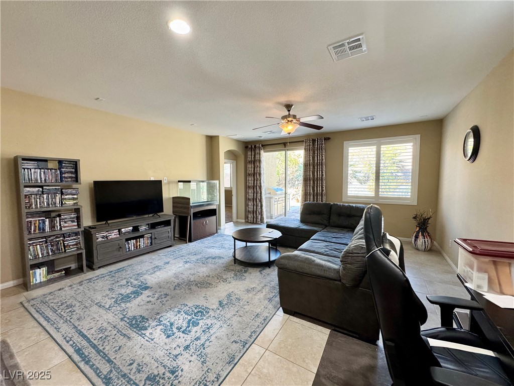 2128 Delmar Farms Court Laughlin, NV 89029 - Photo 7 of 36 Living Room
