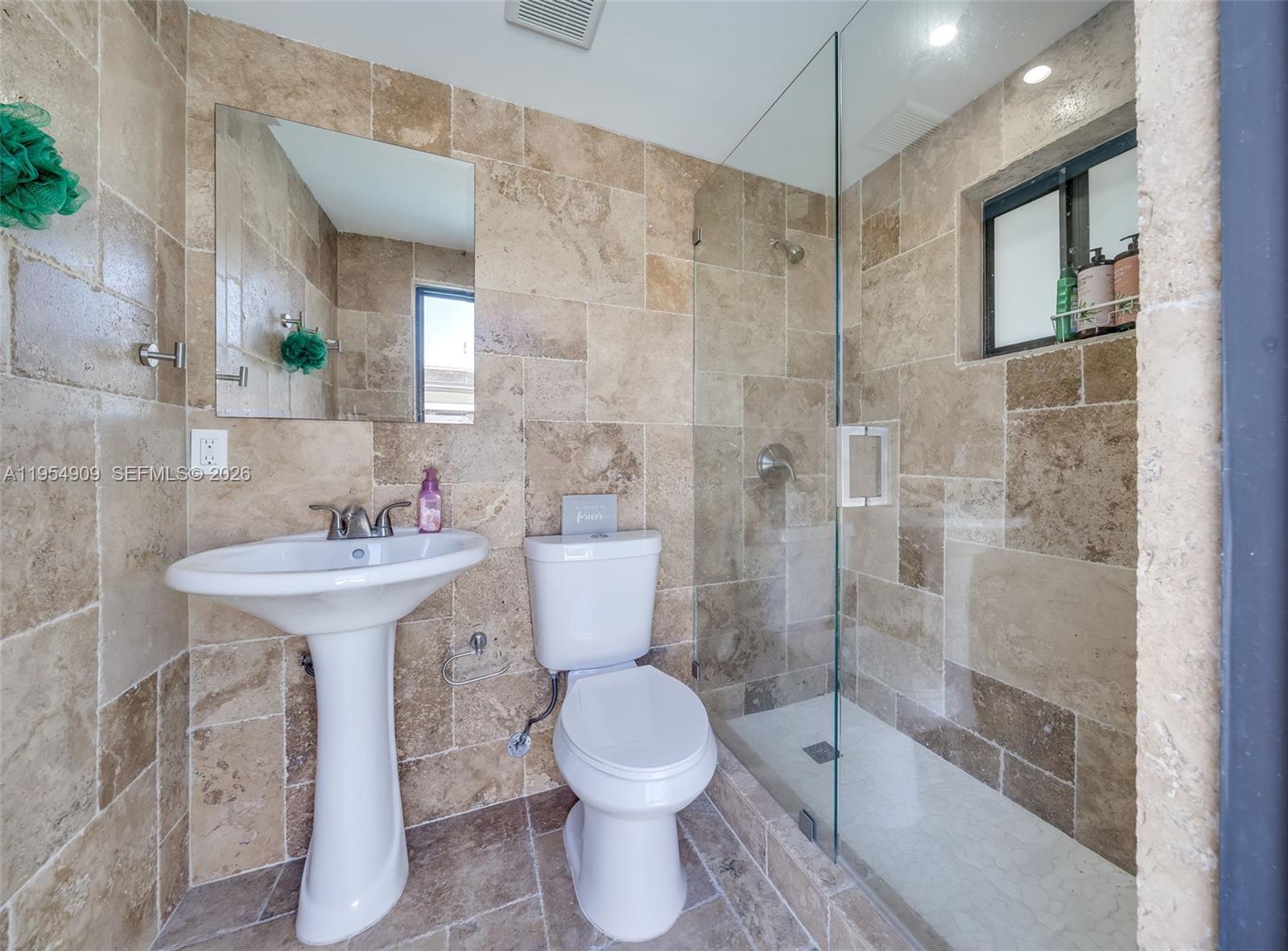 11800 Southwest 35th Street Miami, FL 33175 - Photo 50 of 60 Full cabana bathroom