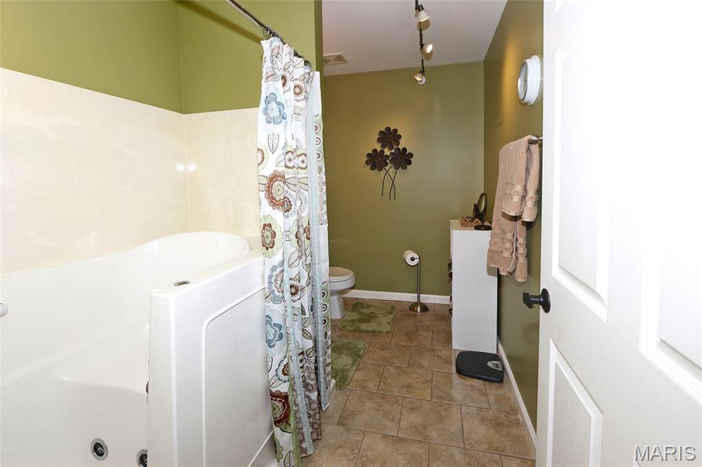 3605 Tracey Rich Rd Street, Unit 3C St. Louis, MO 63125 - Photo 18 of 23