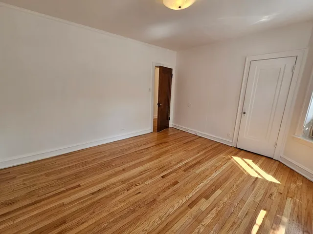 $1,400 | 5507 North Campbell Avenue, Unit 3N, Chicago, IL 60625