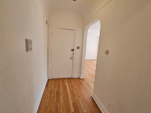 $1,400 | 5507 North Campbell Avenue, Unit 3N, Chicago, IL 60625