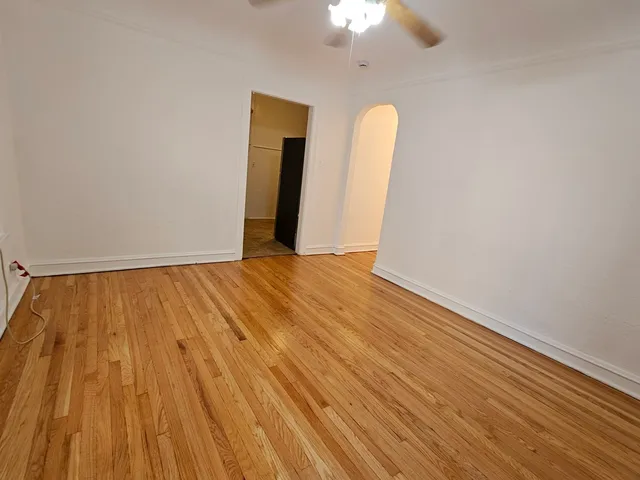 $1,400 | 5507 North Campbell Avenue, Unit 3N, Chicago, IL 60625