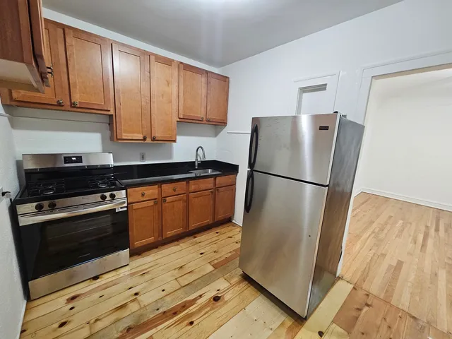 $1,400 | 5507 North Campbell Avenue, Unit 3N, Chicago, IL 60625