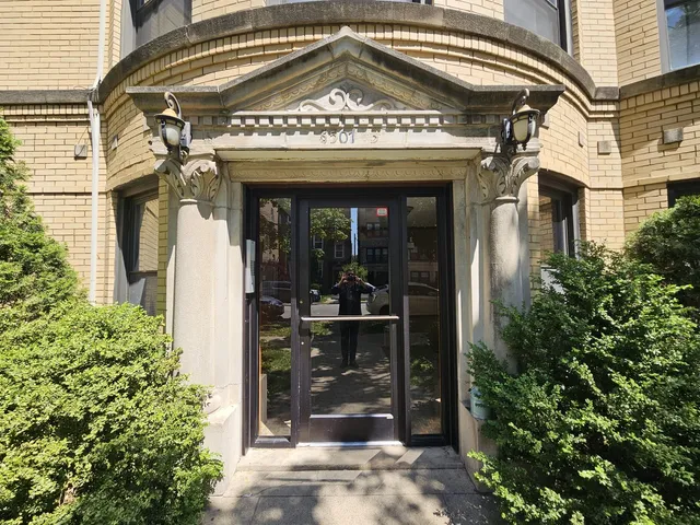 $1,400 | 5507 North Campbell Avenue, Unit 3N, Chicago, IL 60625