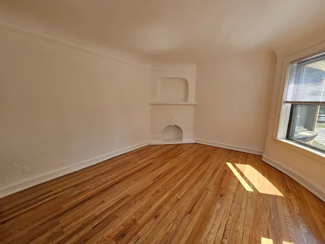 $1,400 | 5507 North Campbell Avenue, Unit 3N, Chicago, IL 60625