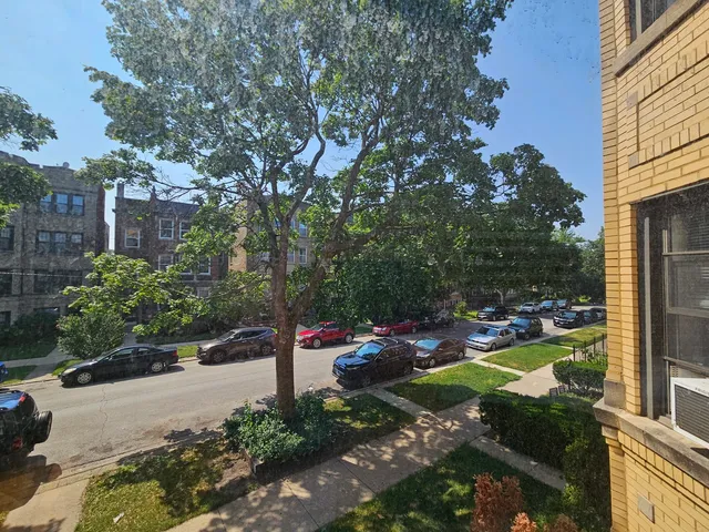 $1,400 | 5507 North Campbell Avenue, Unit 3N, Chicago, IL 60625