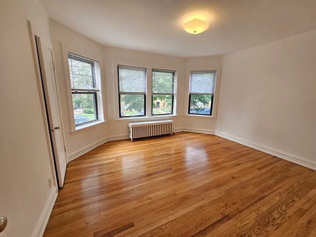 $1,400 | 5507 North Campbell Avenue, Unit 3N, Chicago, IL 60625