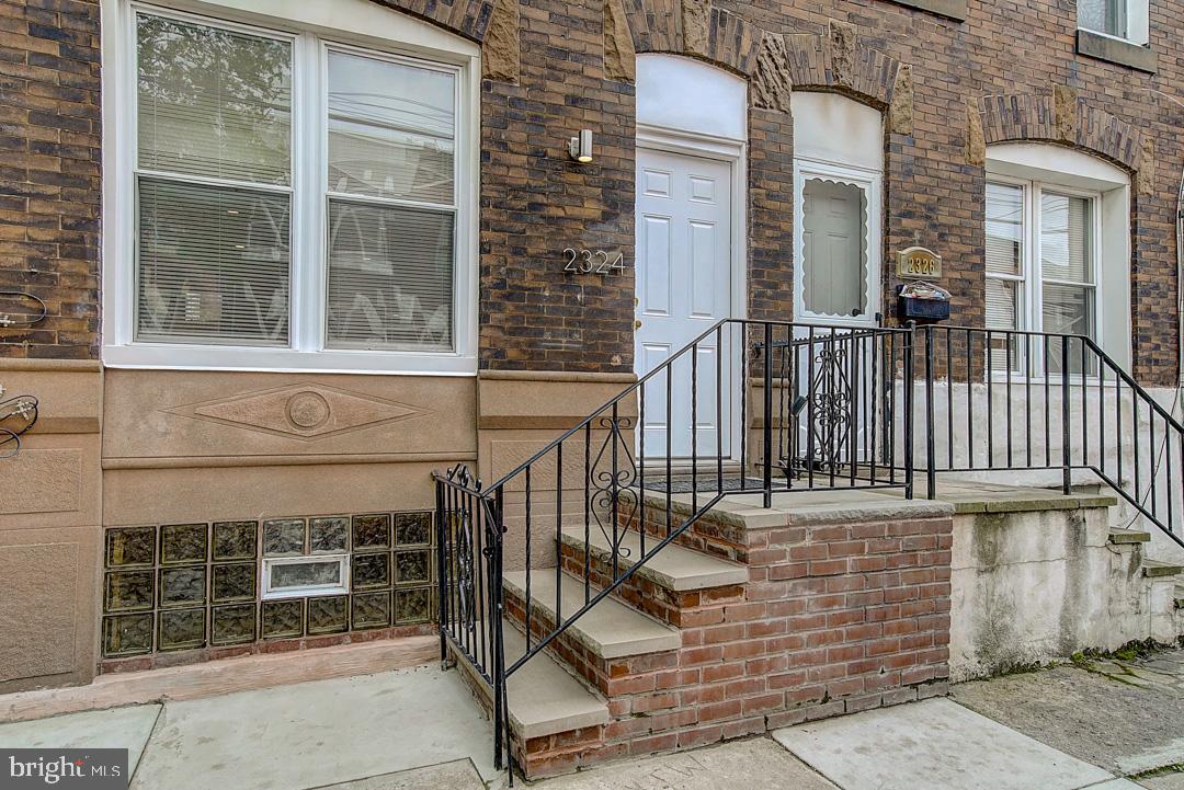 2324 Fernon Street Philadelphia, PA 19145 - Photo 2 of 31