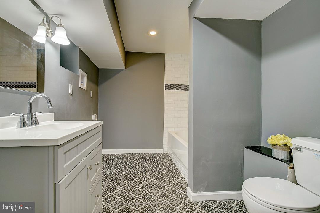 2324 Fernon Street Philadelphia, PA 19145 - Photo 26 of 31