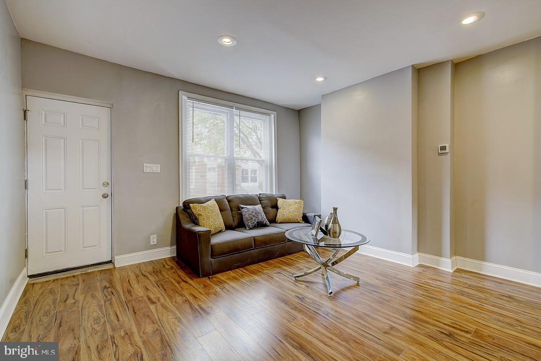 2324 Fernon Street Philadelphia, PA 19145 - Photo 5 of 31
