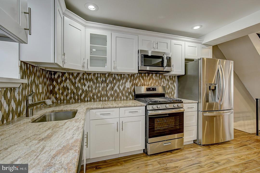 2324 Fernon Street Philadelphia, PA 19145 - Photo 10 of 31