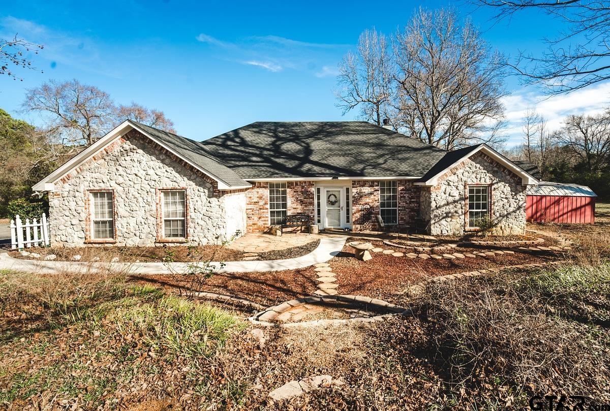 19757-c R 444 C R 444 Lindale, TX 75771 - Photo 2 of 34 a view of a house with a snow on the wall