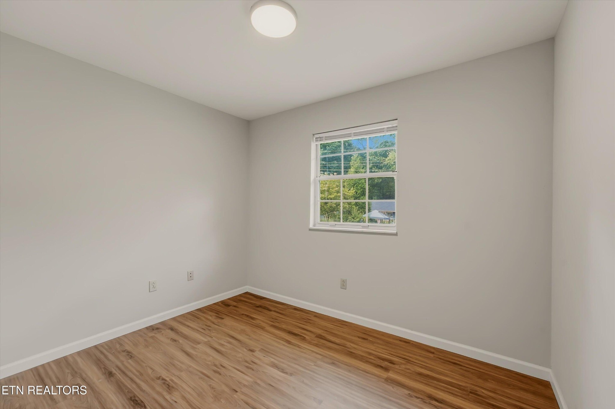 5608 Ridgetop Road Northwest Knoxville, TN 37921 - Photo 13 of 25 Gallery Image 13