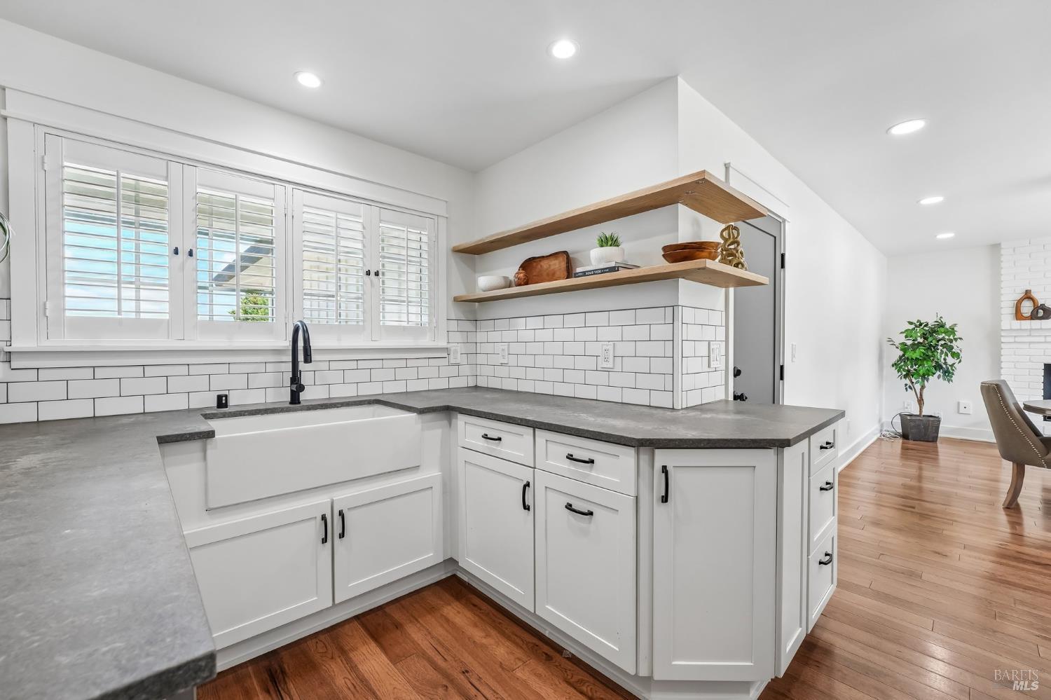 5430 Spain Avenue Santa Rosa, CA 95409 - Photo 12 of 32