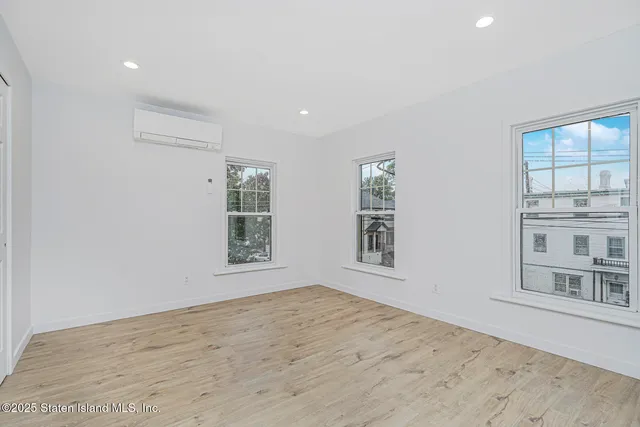 $959,000 | 5396 Arthur Kill Road | Tottenville