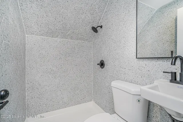 $959,000 | 5396 Arthur Kill Road | Tottenville