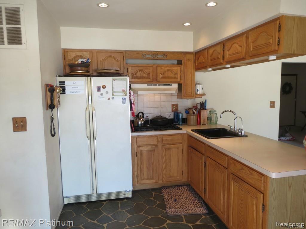 9948 Kress Road Pinckney, MI 48169 - Photo 7 of 22