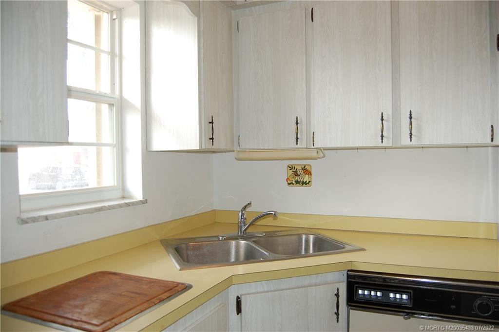 1927 Southwest Palm City Road, Unit E Stuart, FL 34994 - Photo 11 of 30 Gallery Image 11