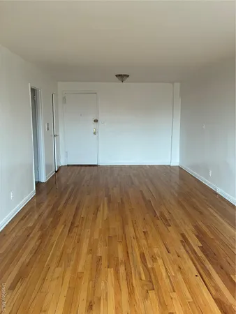 $1,800 | 610 Waring Avenue, Unit 5G | Bronxwood