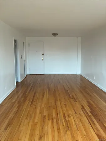 $1,800 | 610 Waring Avenue, Unit 5G | Bronxwood