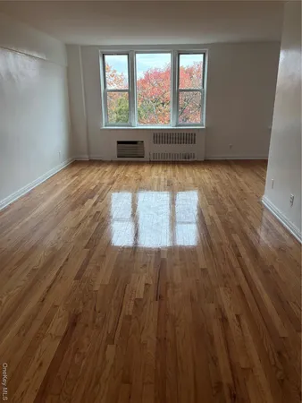 $1,800 | 610 Waring Avenue, Unit 5G | Bronxwood