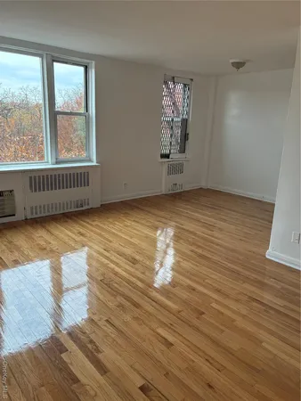 $1,800 | 610 Waring Avenue, Unit 5G | Bronxwood